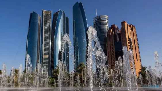 امارات در اقدامی بی‌سابقه از هوش مصنوعی برای نگارش و اصلاح قوانین استفاده می‌کند