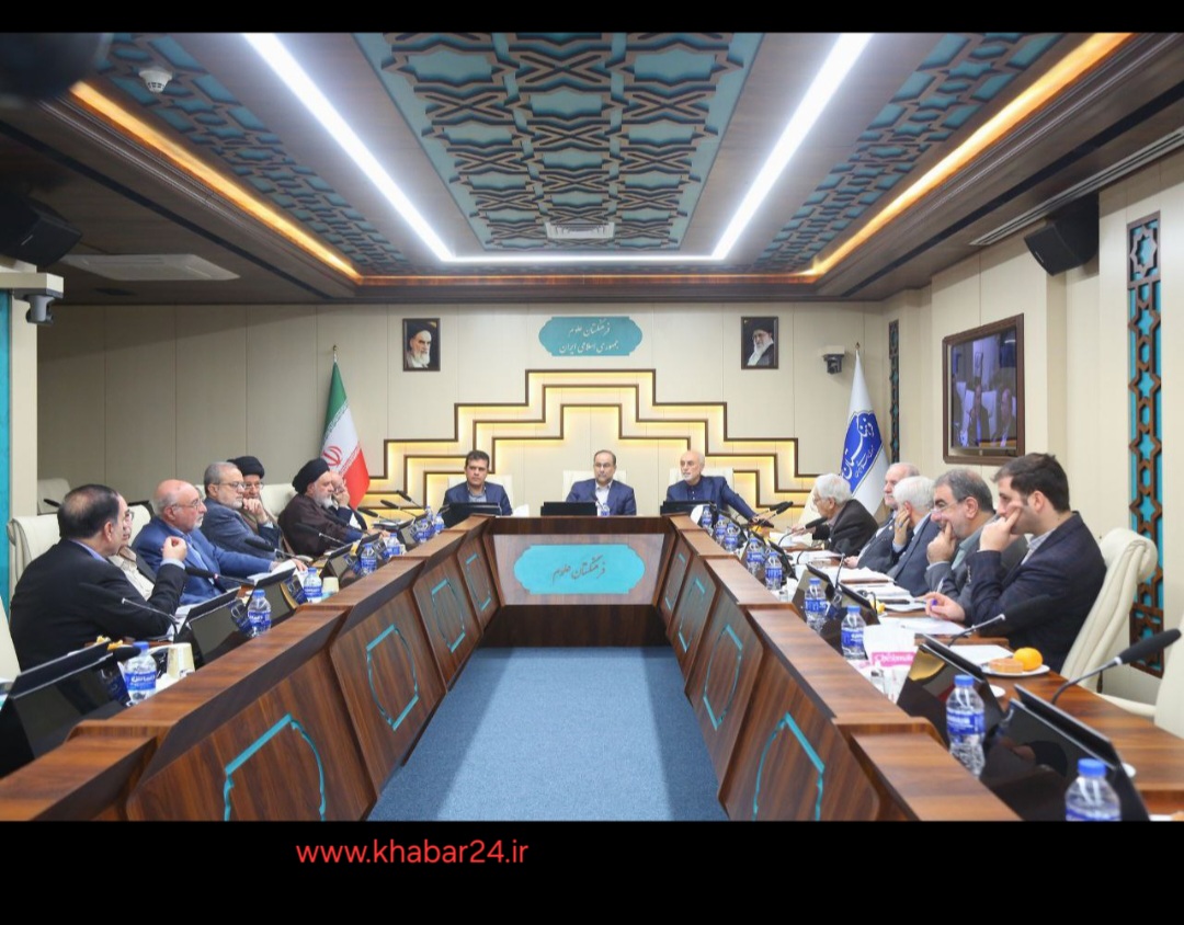 خبر۲۴ : حسین افشین معاون علمی رئیس‌جمهور بر راه‌اندازی آزمایشگاه‌های مدرن علمی تاکید نمود 