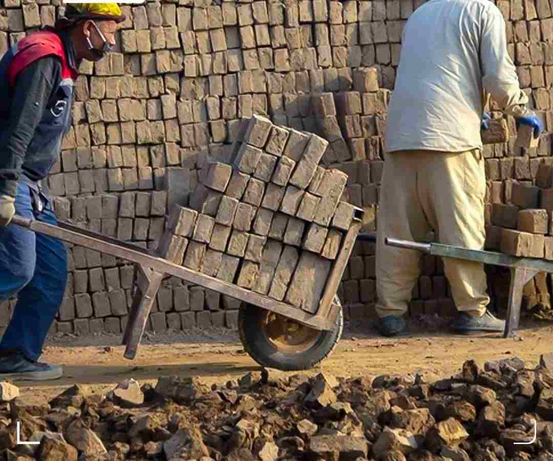 دلال‌های مسکن برای گرانی دست‌ به دامن کارگران اتباع شدند