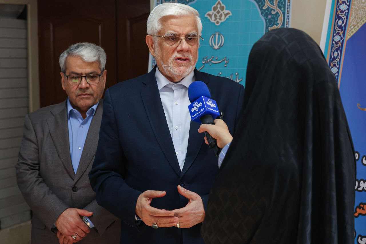 در اصلاح ساختاری جایگاه و دریافتی کارمندان باید ثابت بماند/ موازی‌کاری‌ها در کشور باعث مانع‌تراشی می‌شود و ارباب رجوع را ناراضی می‌کند