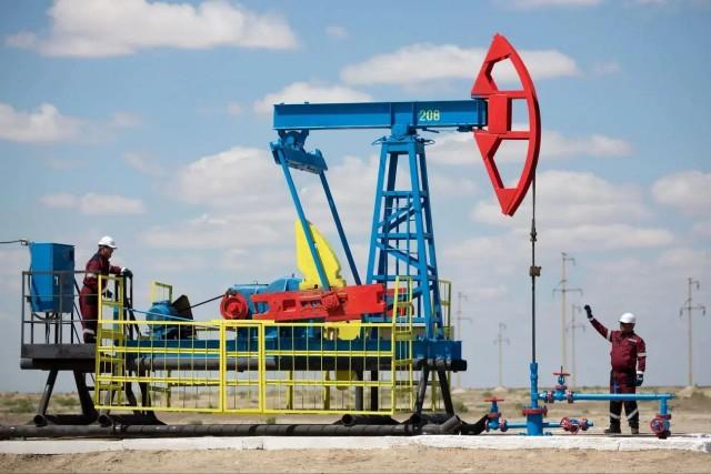 ۳۰۰ میلیارد بشکه نفت ونزوئلا و یک تصمیم سیاسی؛ آیا ترامپ بازار جهانی نفت را زیر و رو می‌کند؟