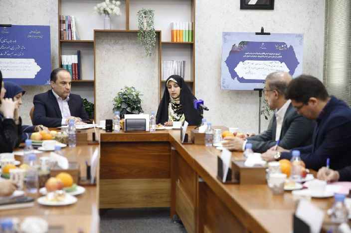 بازدید معاون رئیس‌جمهور در امور زنان و خانواده از مرکز رصد جمعیت سازمان ثبت احوال