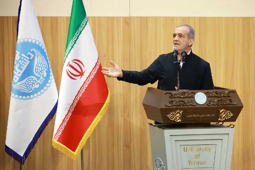 زنده نگه‌داشتن یاد شهدا ارزشمند، اما مهم‌تر آن است که راه آنان را ادامه دهیم
