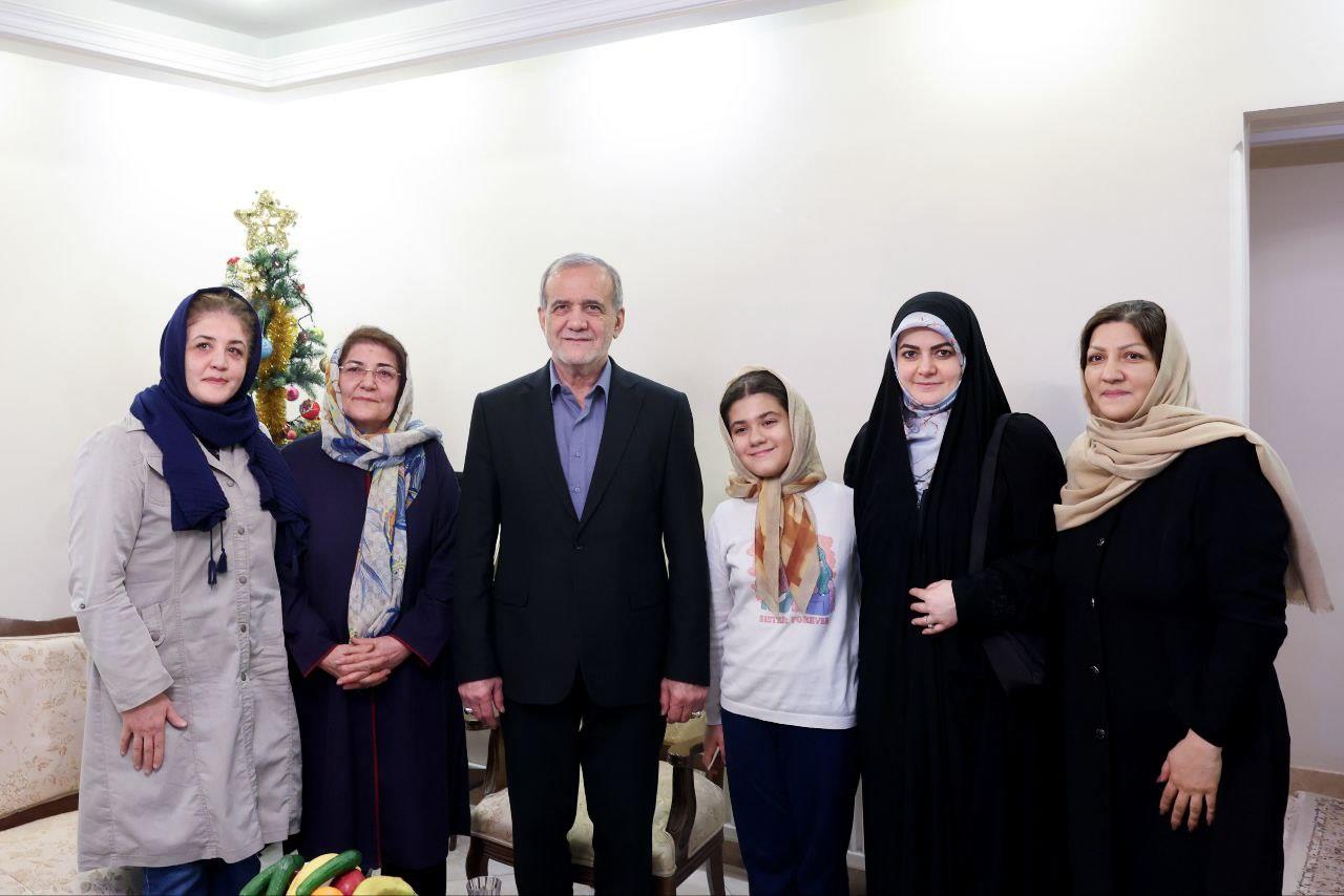 دیدار صمیمی رئیس جمهور پزشکیان با خانواده دو شهید مسیحی دفاع مقدس
