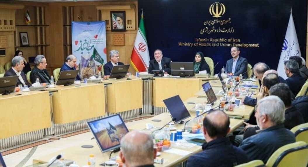 تاکید وزیر راه و شهرسازی بر حل مشکل مسکن ایثارگران
