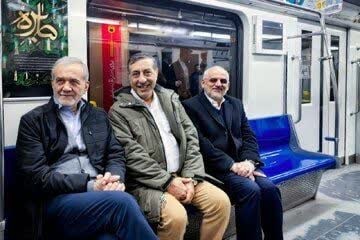 عباس عبدی: اطرافیان رئیس جمهور از مترو سوار شدن او در روز 22 بهمن چه بازتابی را به پزشکیان منتقل کردند
