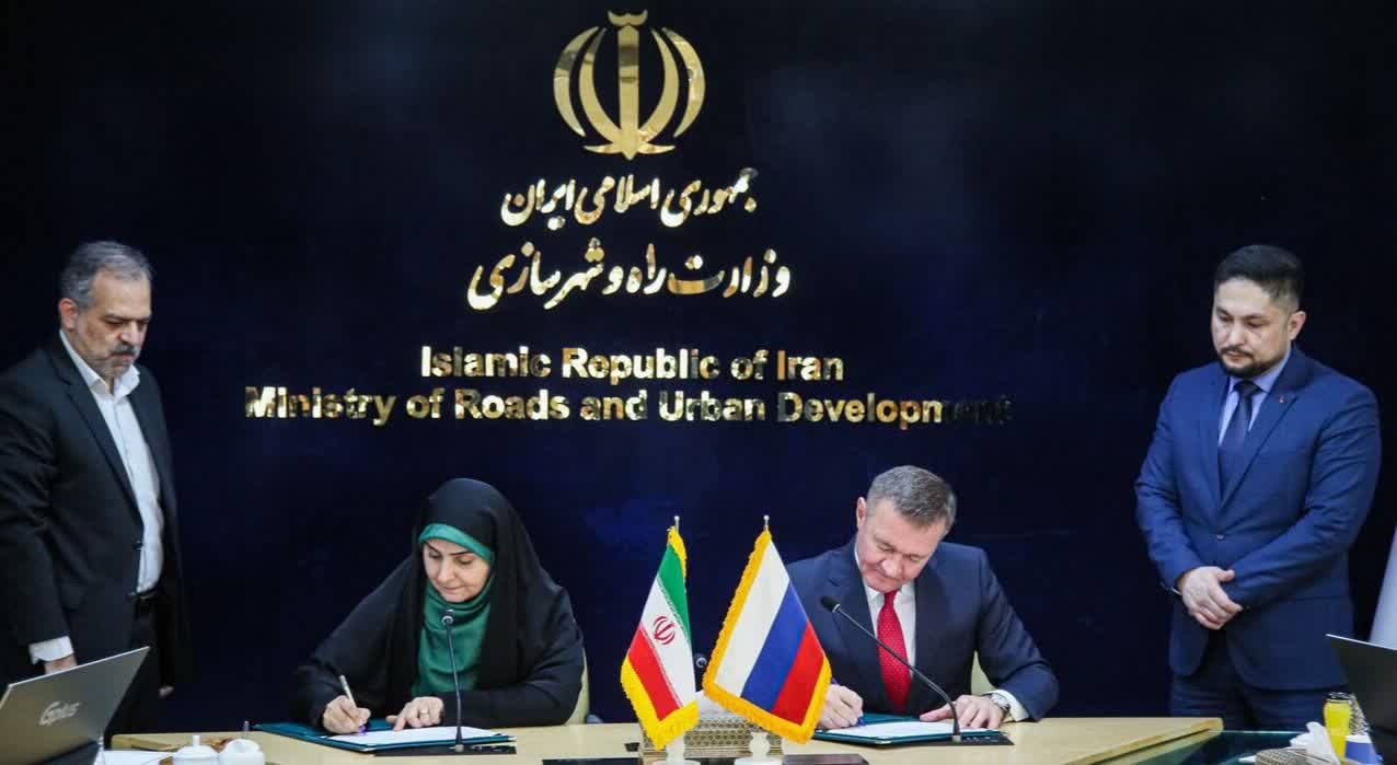 نقشه راه همکاری‌های حمل و نقلی و ترانزیتی سال ۲۰۲۵ و الحاقیه مطالعات مهندسی قرارداد اجرایی پروژه راه آهن رشت-آستارا به امضا رسید