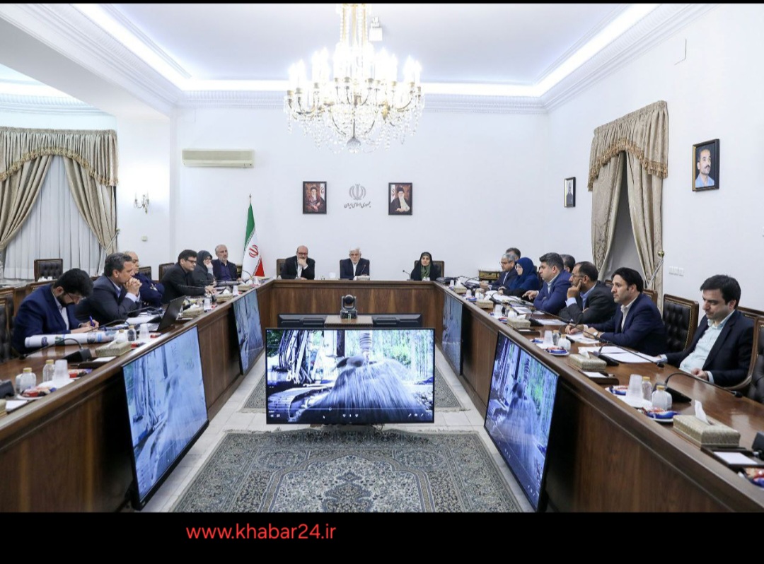 خبر۲۴ ؛ دکتر عارف عنوان کرد :  آزادراه تهران ـ شمال یک طرح ملی است که باید با منابع ملی در اولین فرصت تکمیل و نهایی شود