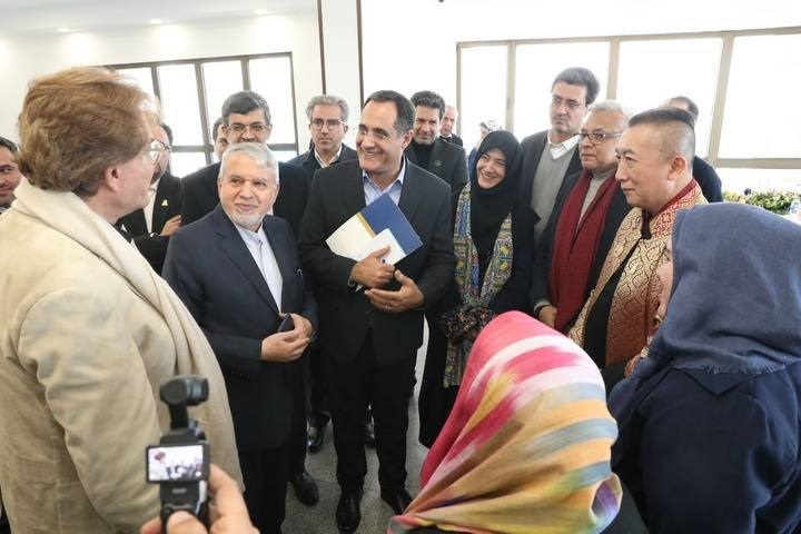 صنایع‌دستی ایرانی باید در تمام قاره‌ها معرفی شود