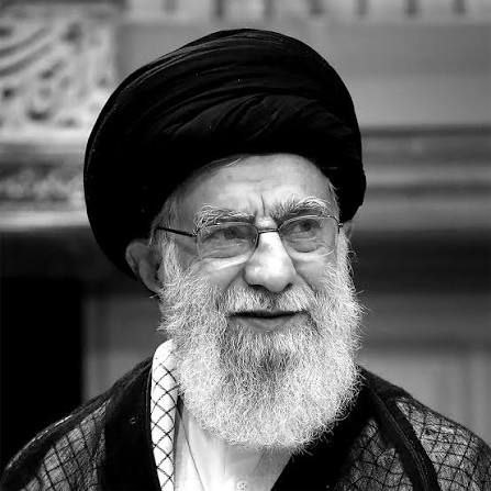 آذری جهرمی نوشت : تشییع او نماد برخاستن مجدد ملتی بزرگ خواهد شد