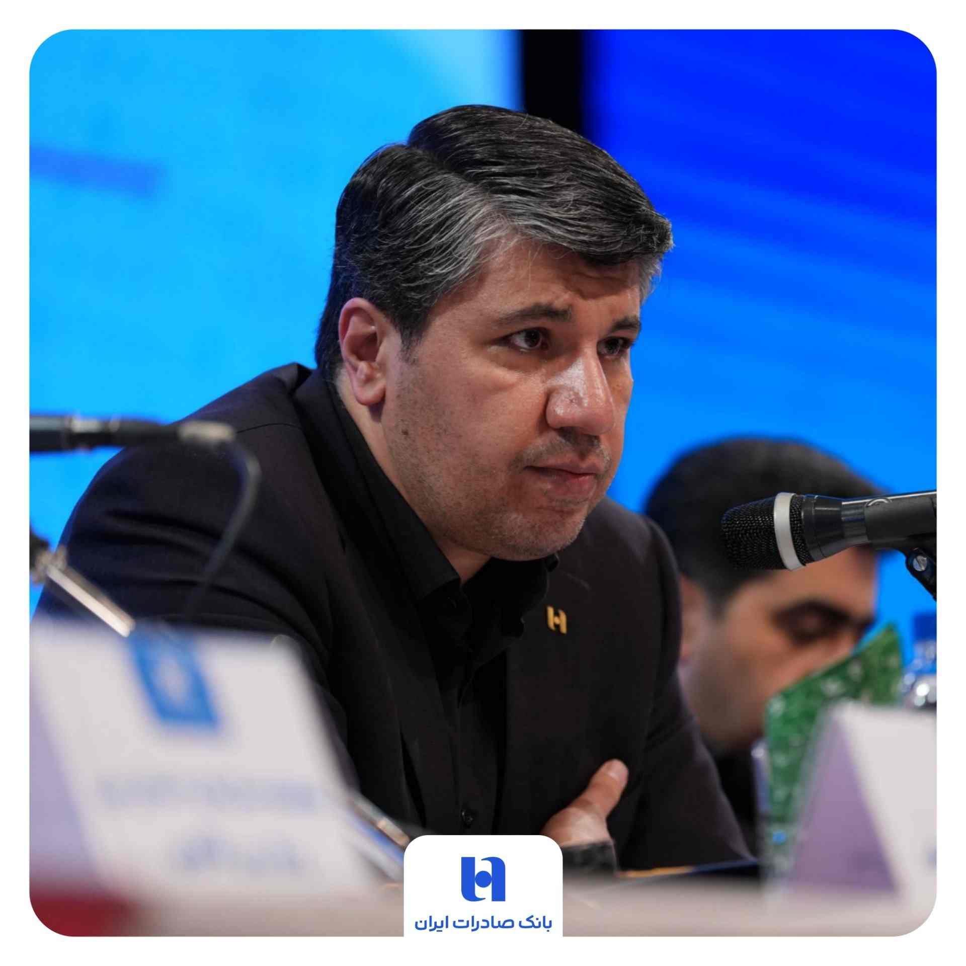 تاکید مدیرعامل بانک صادرات ایران بر ارتقای خدمات بانکی