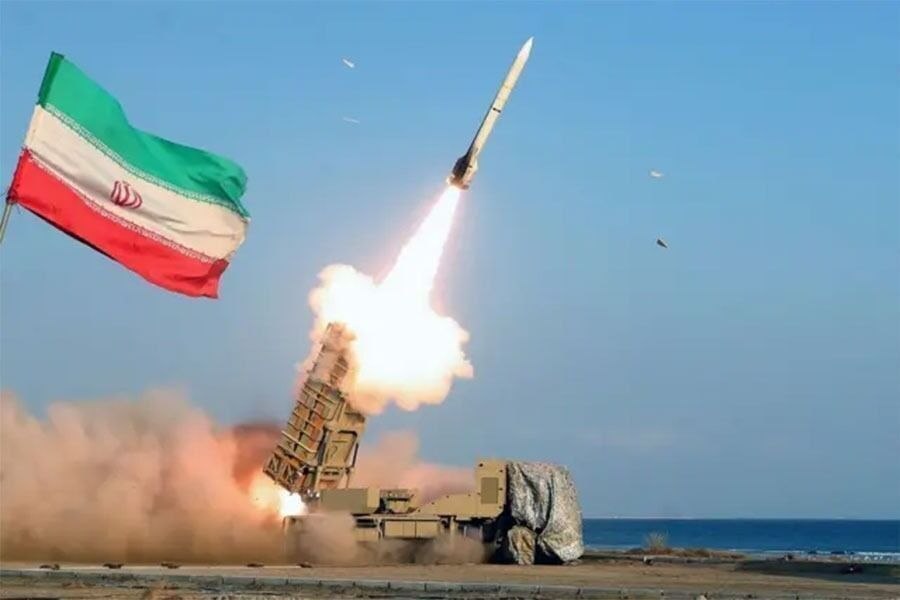 حملات ایران به پایگاه کلیدی نیروی دریایی آمریکا در بحرین، این مجموعه را به‌شدت ویران کرده است