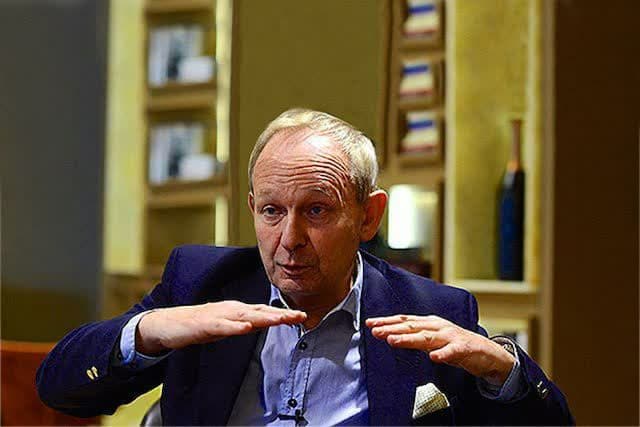 آلیستر کروک، افسر سابق MI6 و تحلیلگر ارشد مسائل خاورمیانه : آمریکا هرگز نمی‌تواند بانک‌های چین را وادار کند که تأمین مالی ایران را متوقف کنند