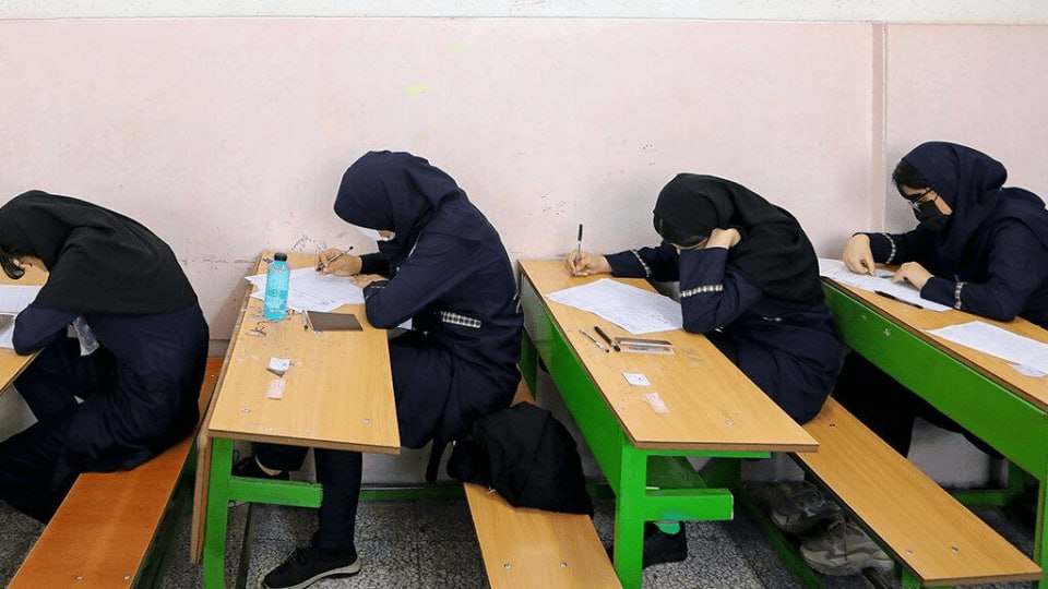 سوابق تحصیلی تا ۱۰ روز دیگر به سازمان سنجش می‌رود